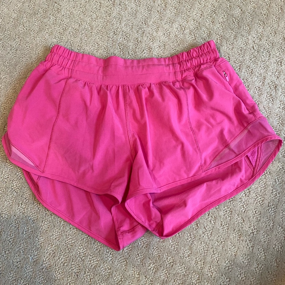 Lululemon Hotty Hot 2.5in Low Rise Size 6